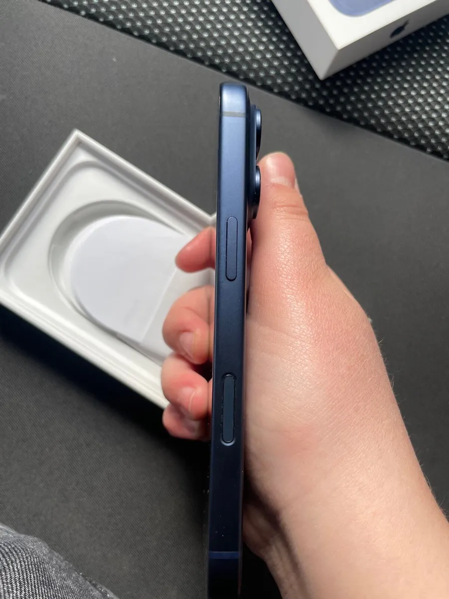 iPhone 17 pro - Image 3