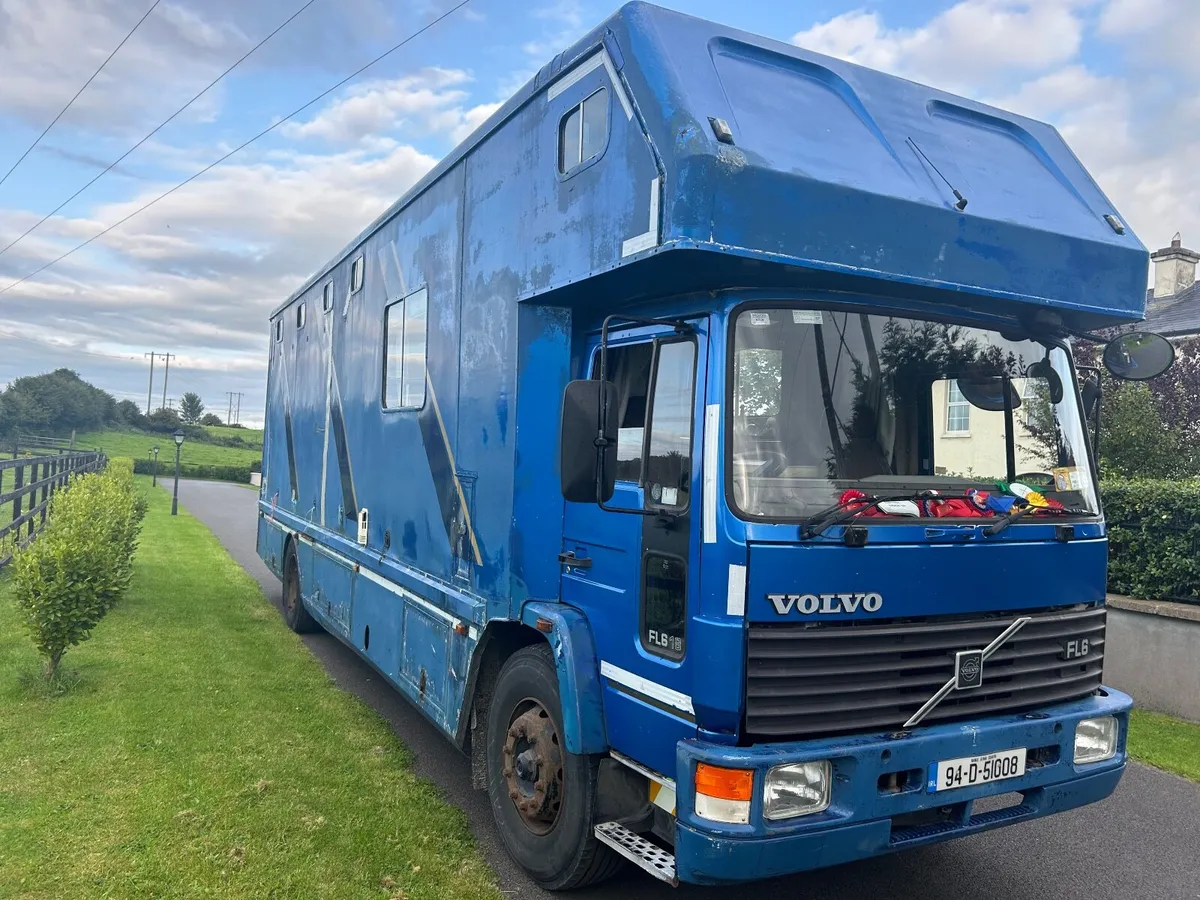 Volvo FL6 Horse Lorry - Image 1