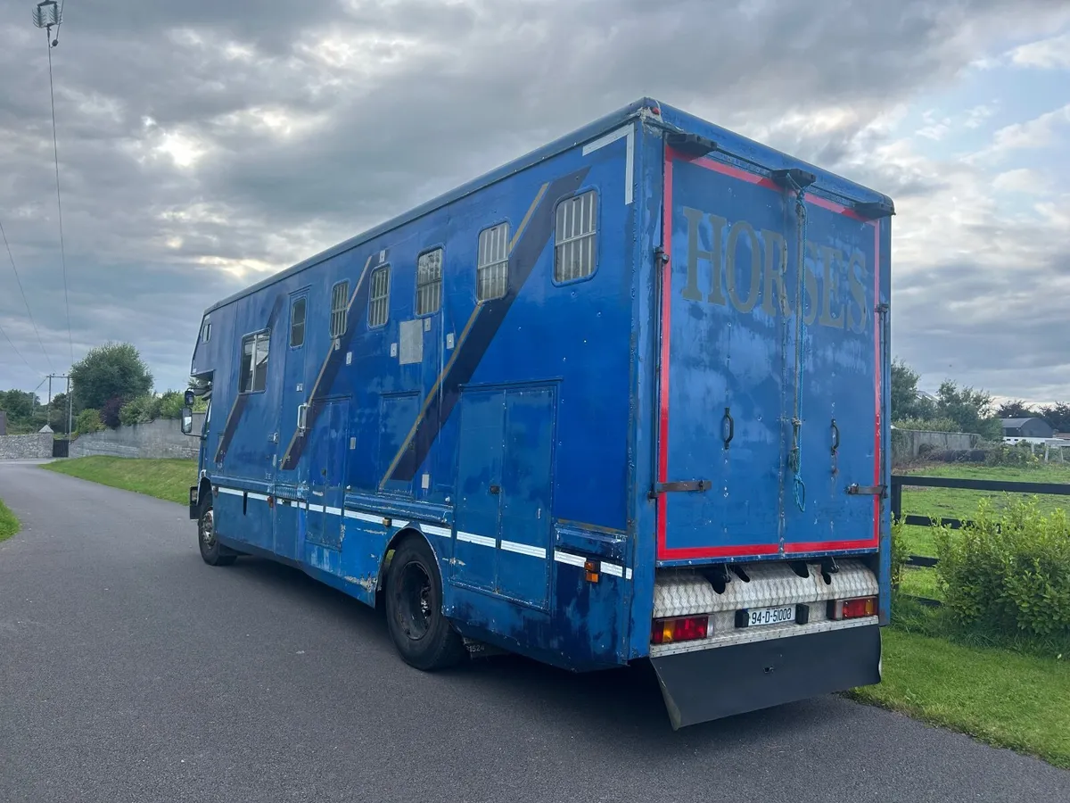 Volvo FL6 Horse Lorry - Image 2