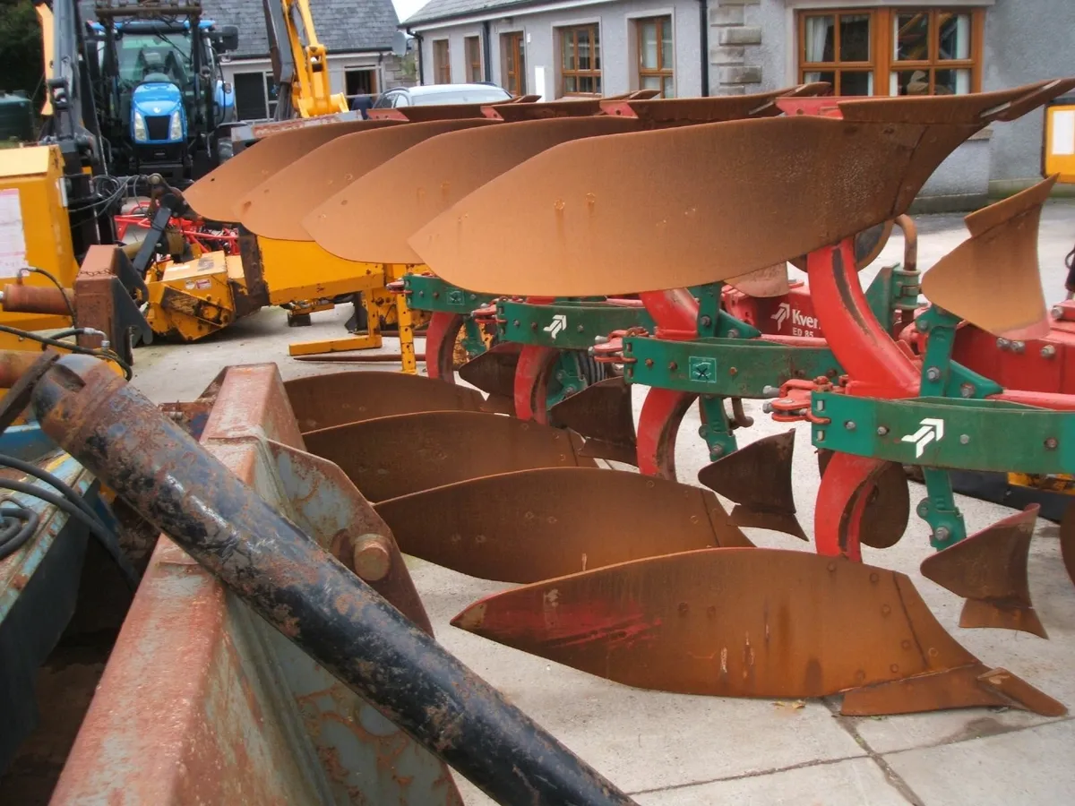 2011 Kverneland KV 200 headstock plough - Image 2