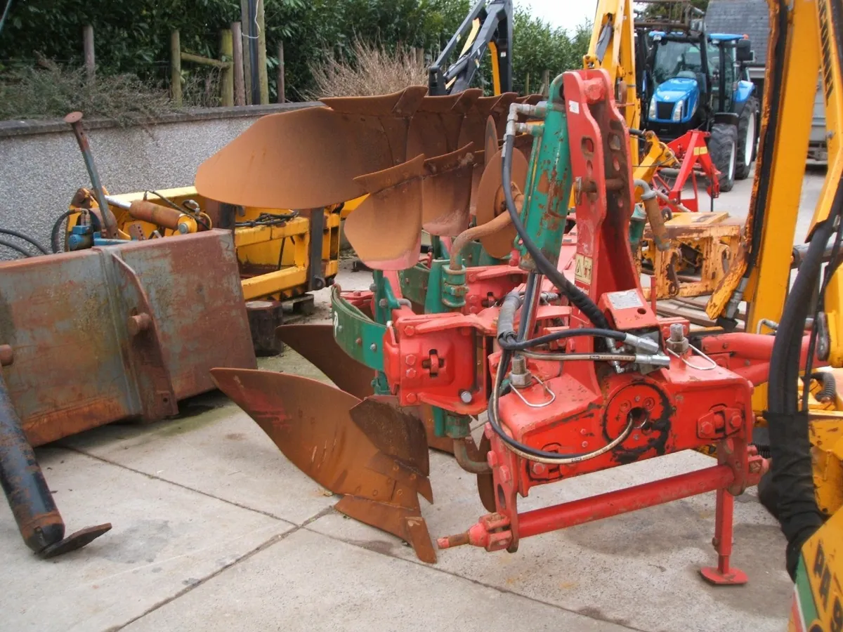 2011 Kverneland KV 200 headstock plough - Image 4