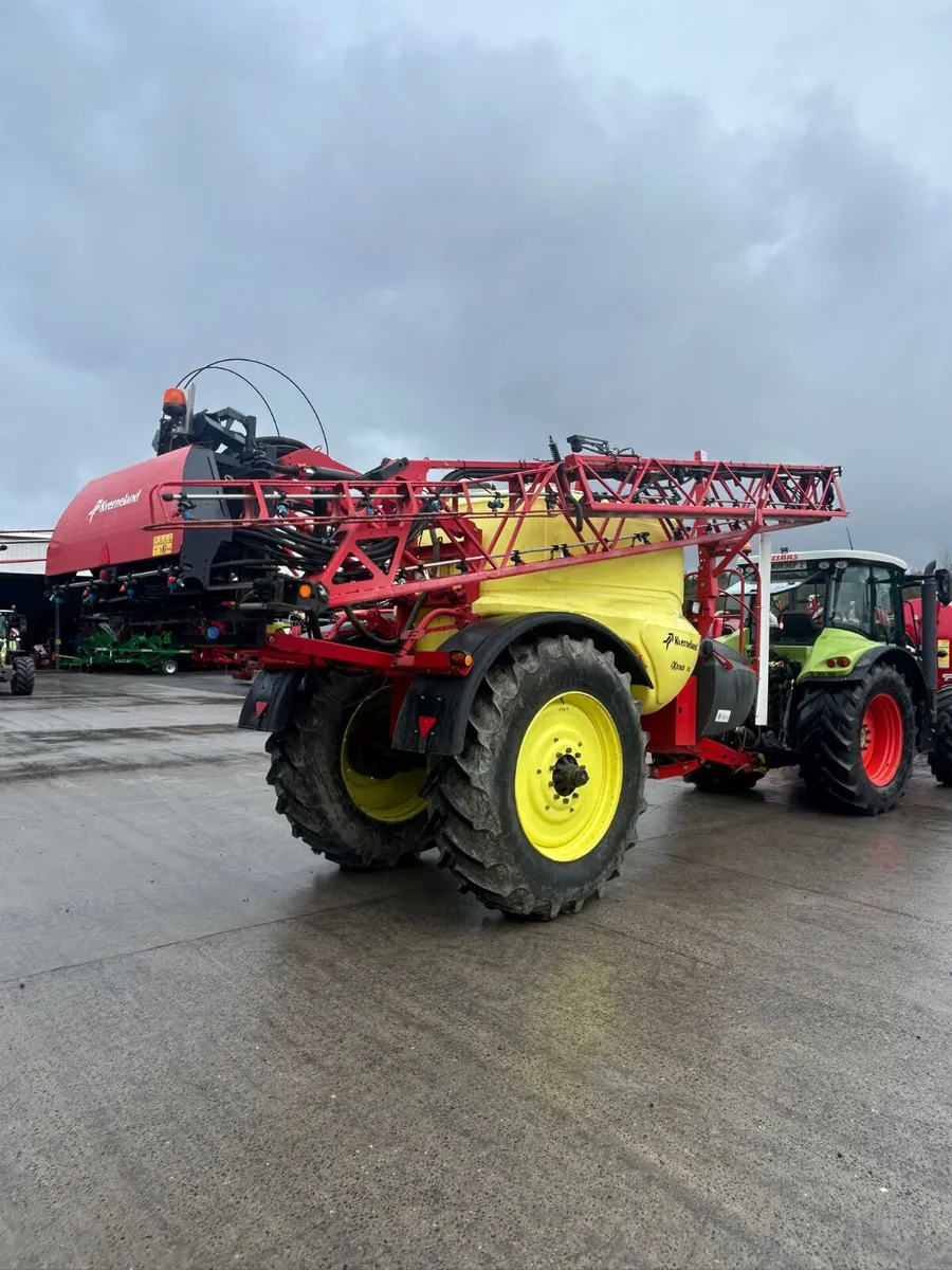Kverneland Sprayer - Image 4