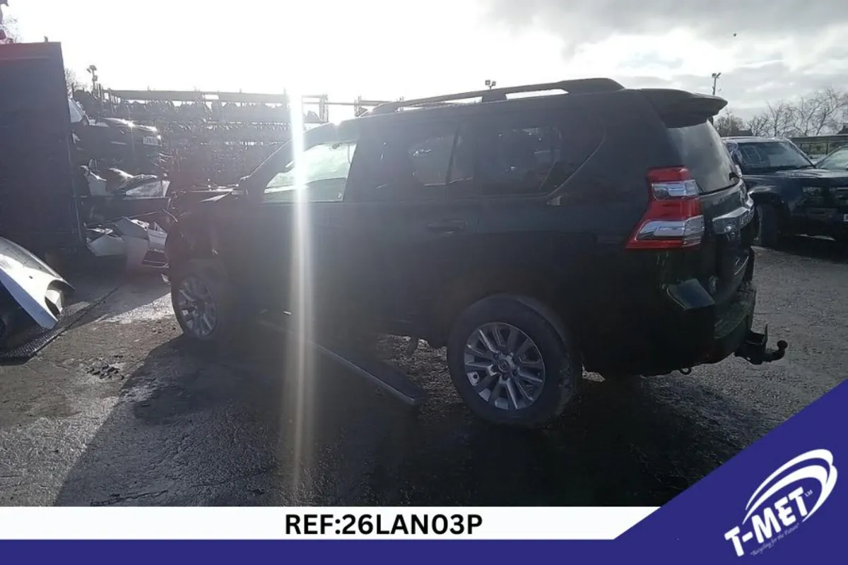 2015 TOYOTA LAND CRUISER BREAKING FOR PARTS - Image 4