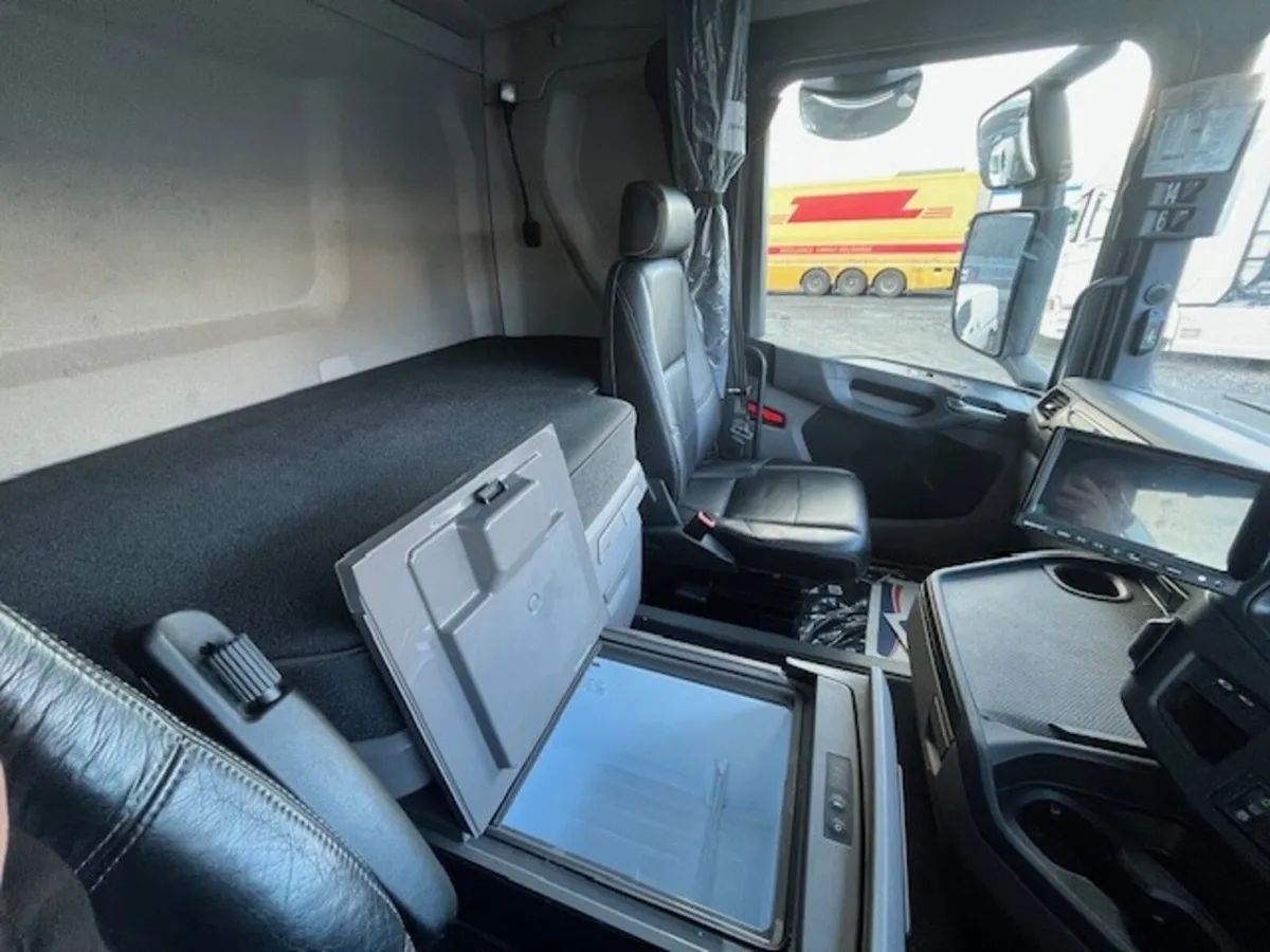 Scania 460R-Series  6X2 2023 - Image 1