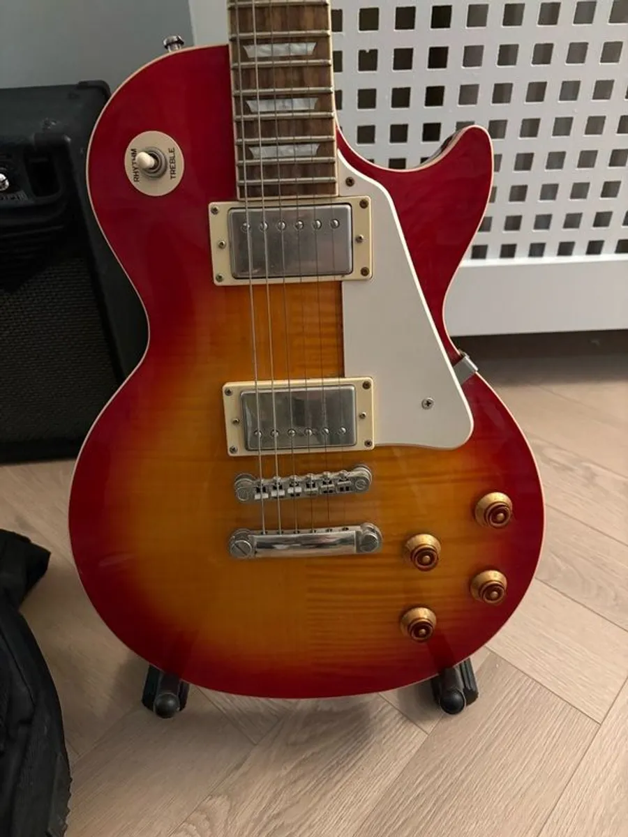 Epiphone Les Paul Standard Cherry Sunburst (2009) with Peavey Vypyr Amp - Image 2