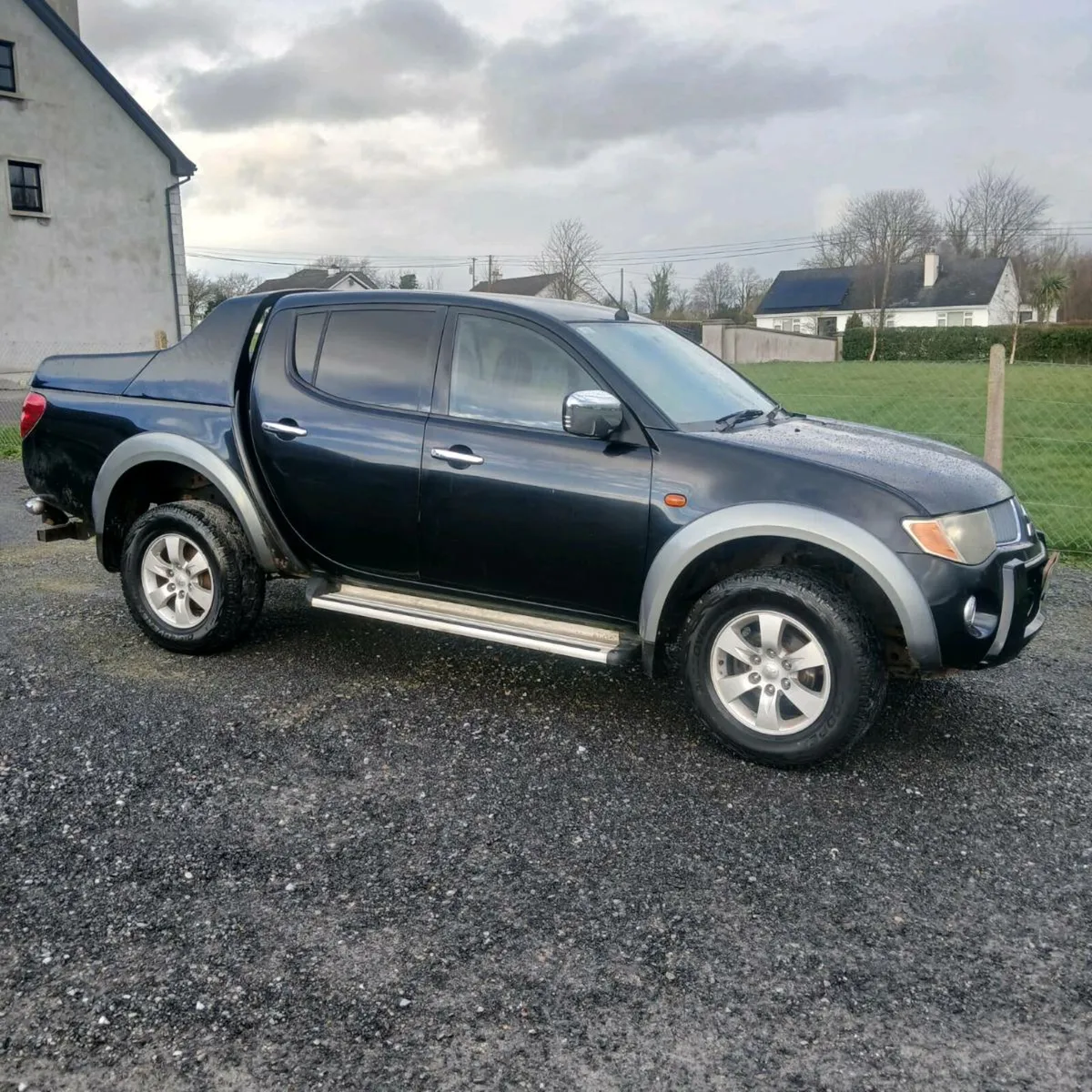 Mitsubishi l200 4×4 - Image 1