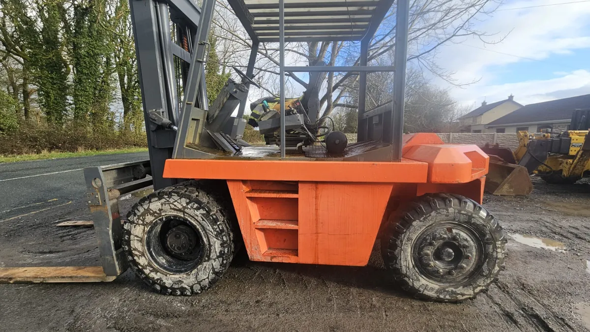 10 Ton Lansing Linde Forklift - Image 1