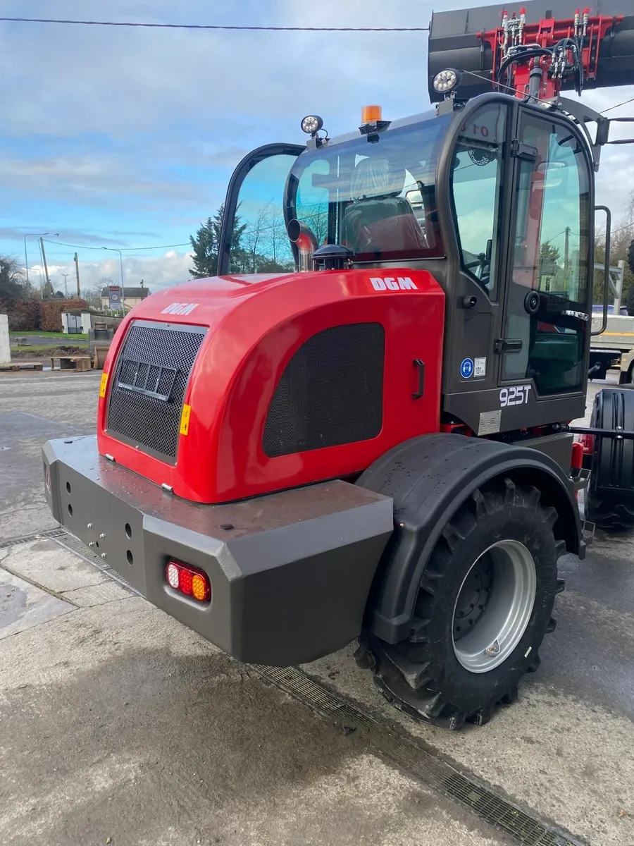 New DGM 925 T Loader - Image 3
