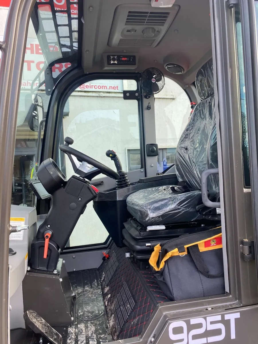 New DGM 925 T Loader - Image 4