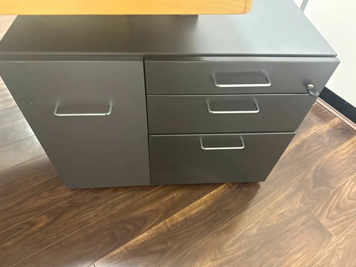 Online Auction Of A Desk & Chairs & More! - Image 4