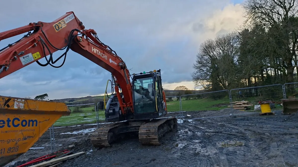 2019 Hitachi 135-6 4374 hours - Image 2