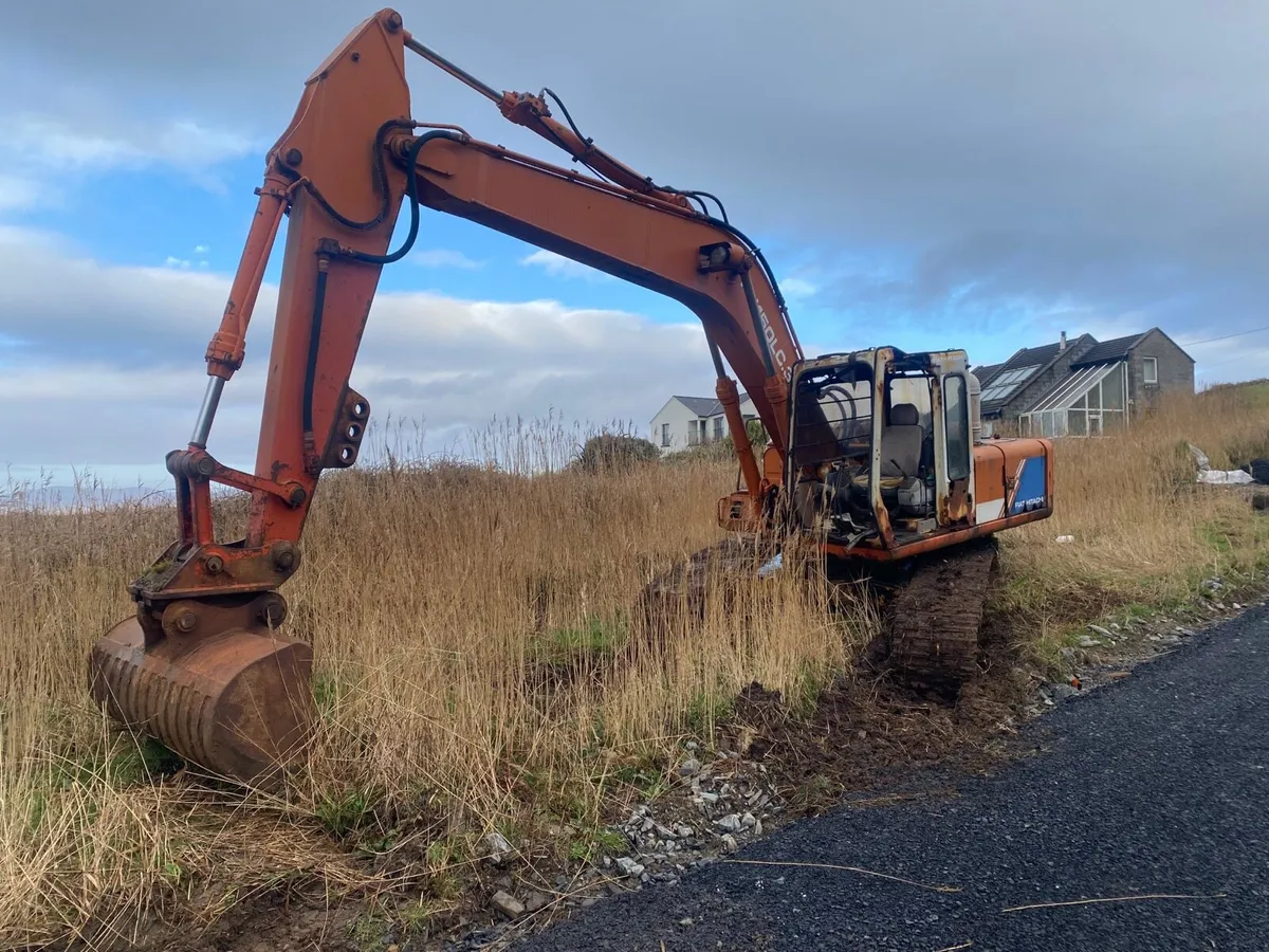 Digger excavator fh150 - Image 1