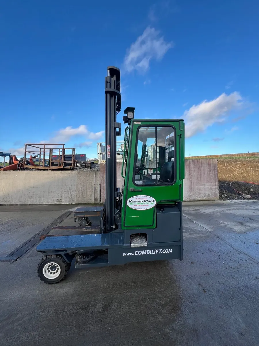 Combilift C4000 Forklift - Image 1