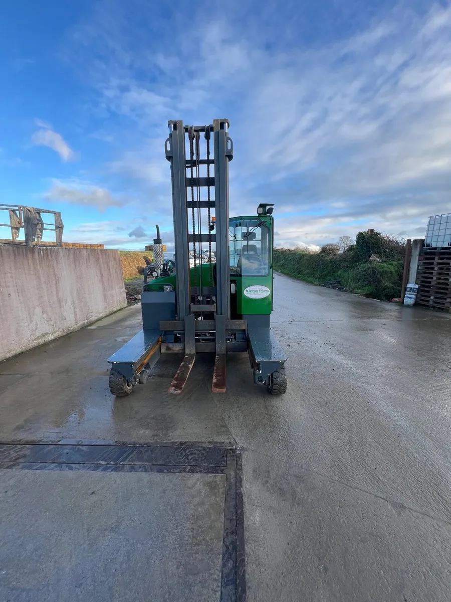 Combilift C4000 Forklift - Image 2