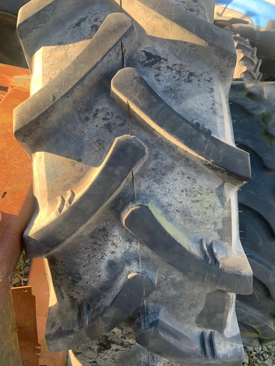 Tyres 18.4 / 38 , 650 65 38 / duals - Image 2