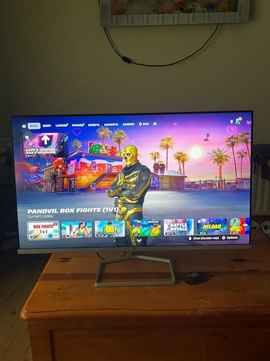 A gaming monitor - Image 1