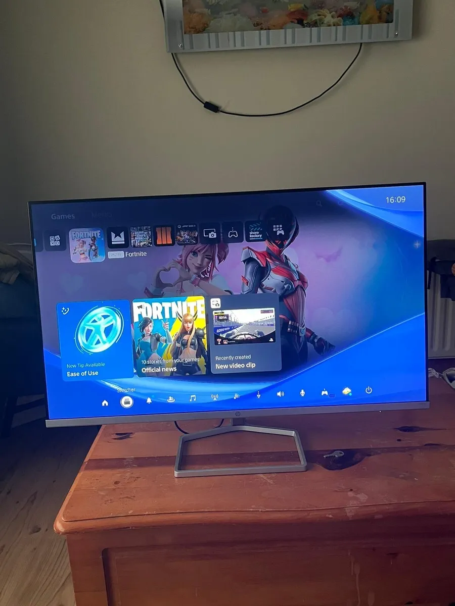 A gaming monitor - Image 2