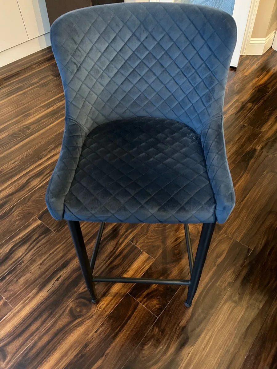 Barstool rugs and cushions - Image 1