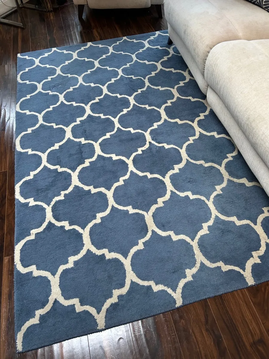 Barstool rugs and cushions - Image 2