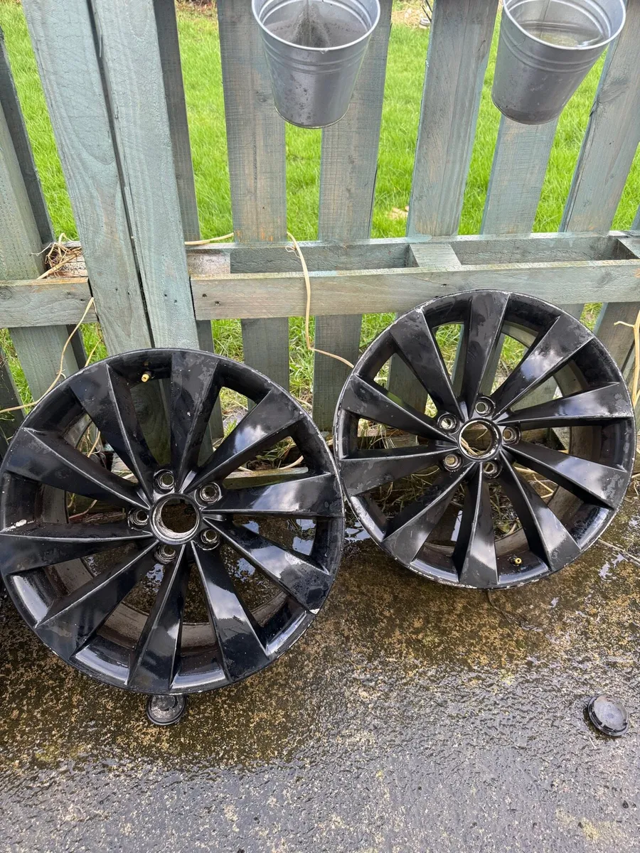 Genuine VW spiral alloys 18” NO CRACKS OR BUCKLES - Image 3