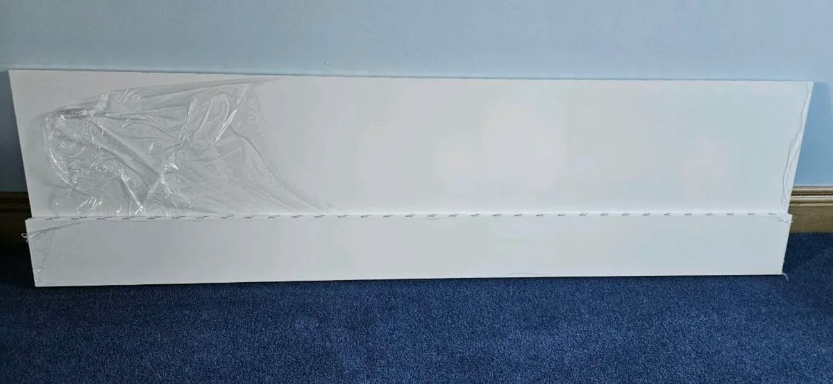 New side white bath panel