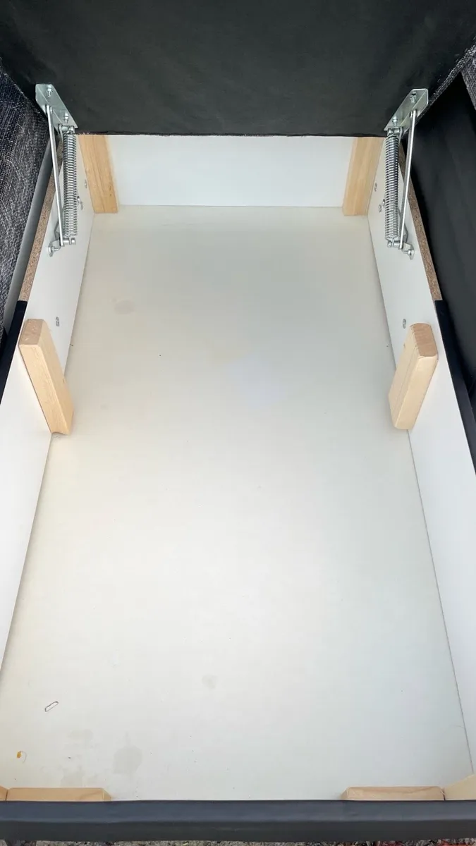 Larger U sofa/sofabed - Image 4