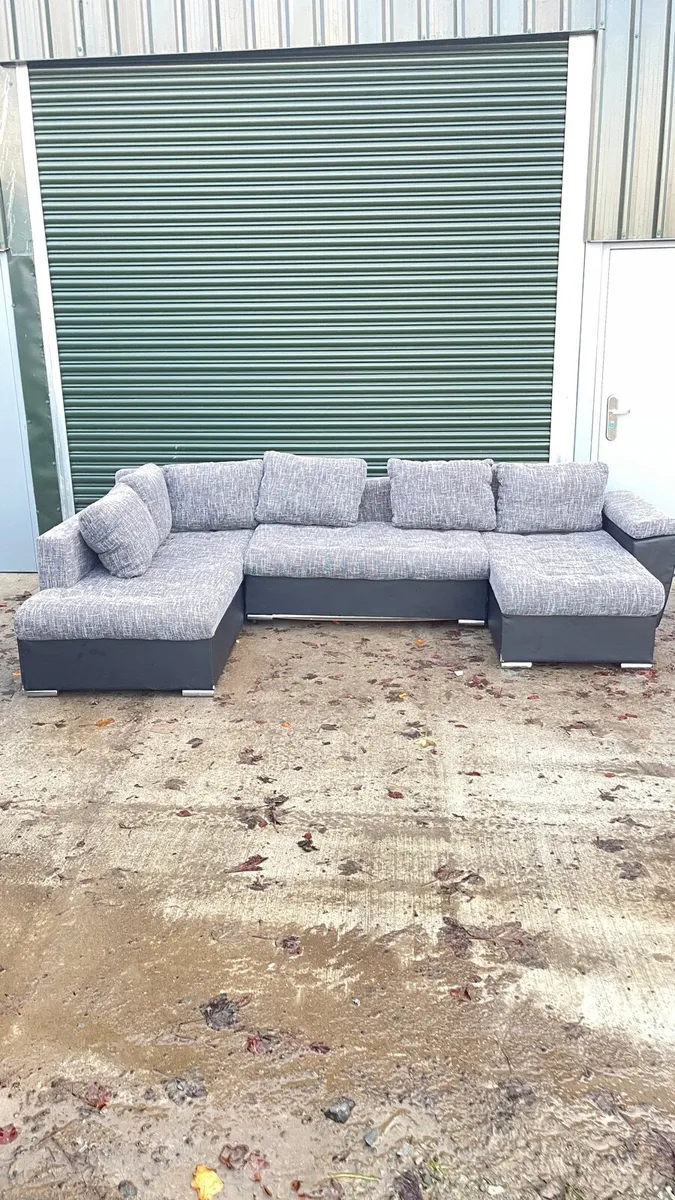 Larger U sofa/sofabed - Image 2