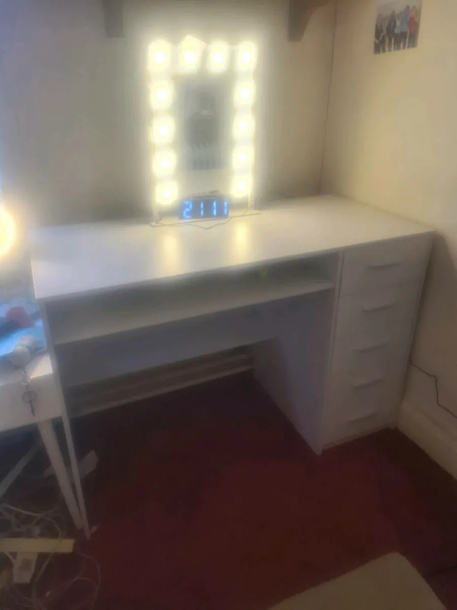 Computer Desk woth drawers. New - Image 2