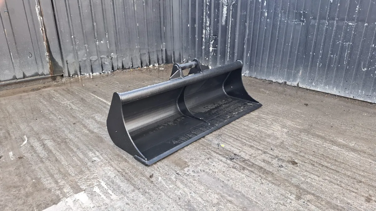 6ft Grading Bucket – 65mm Pins – Excavator Attachm - Image 1