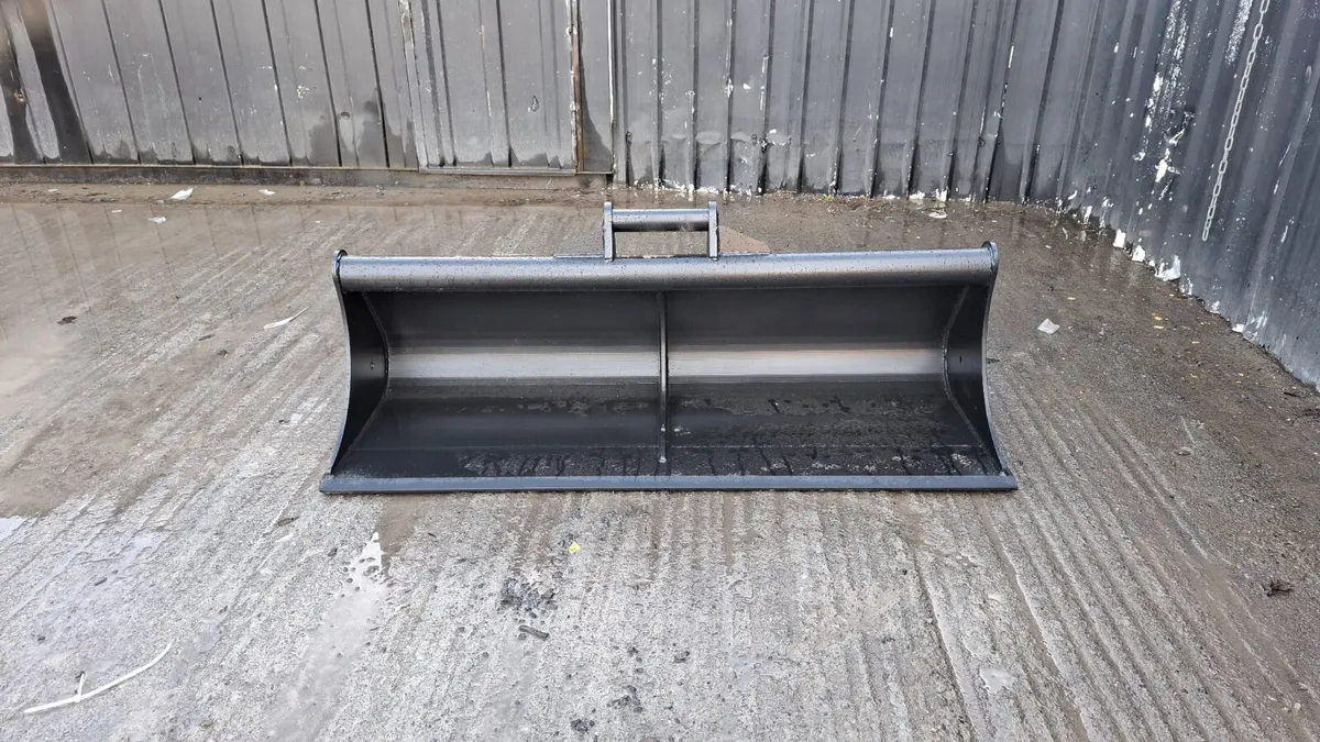 6ft Grading Bucket – 65mm Pins – Excavator Attachm - Image 2