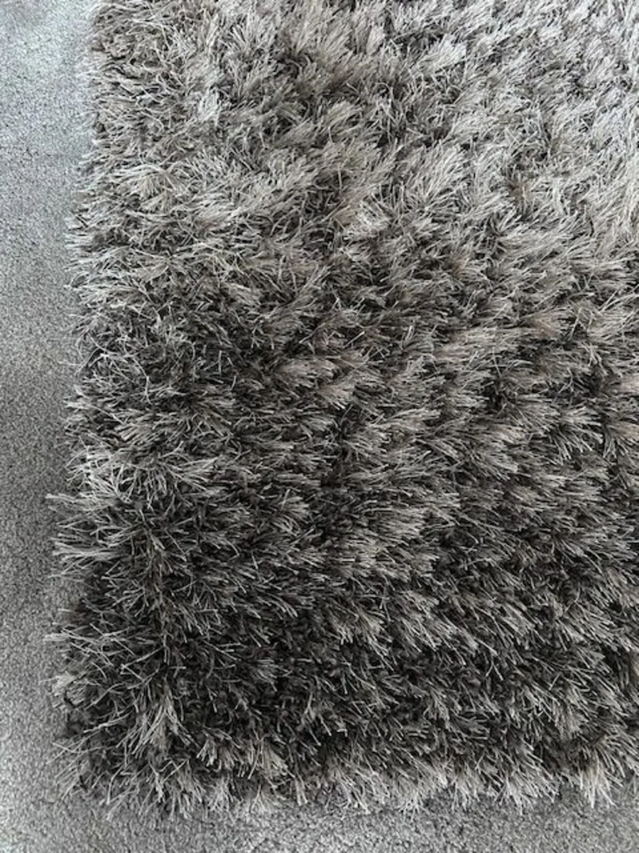 Large Shaggy Rug - Brown - 160cm x 230cm - Image 3