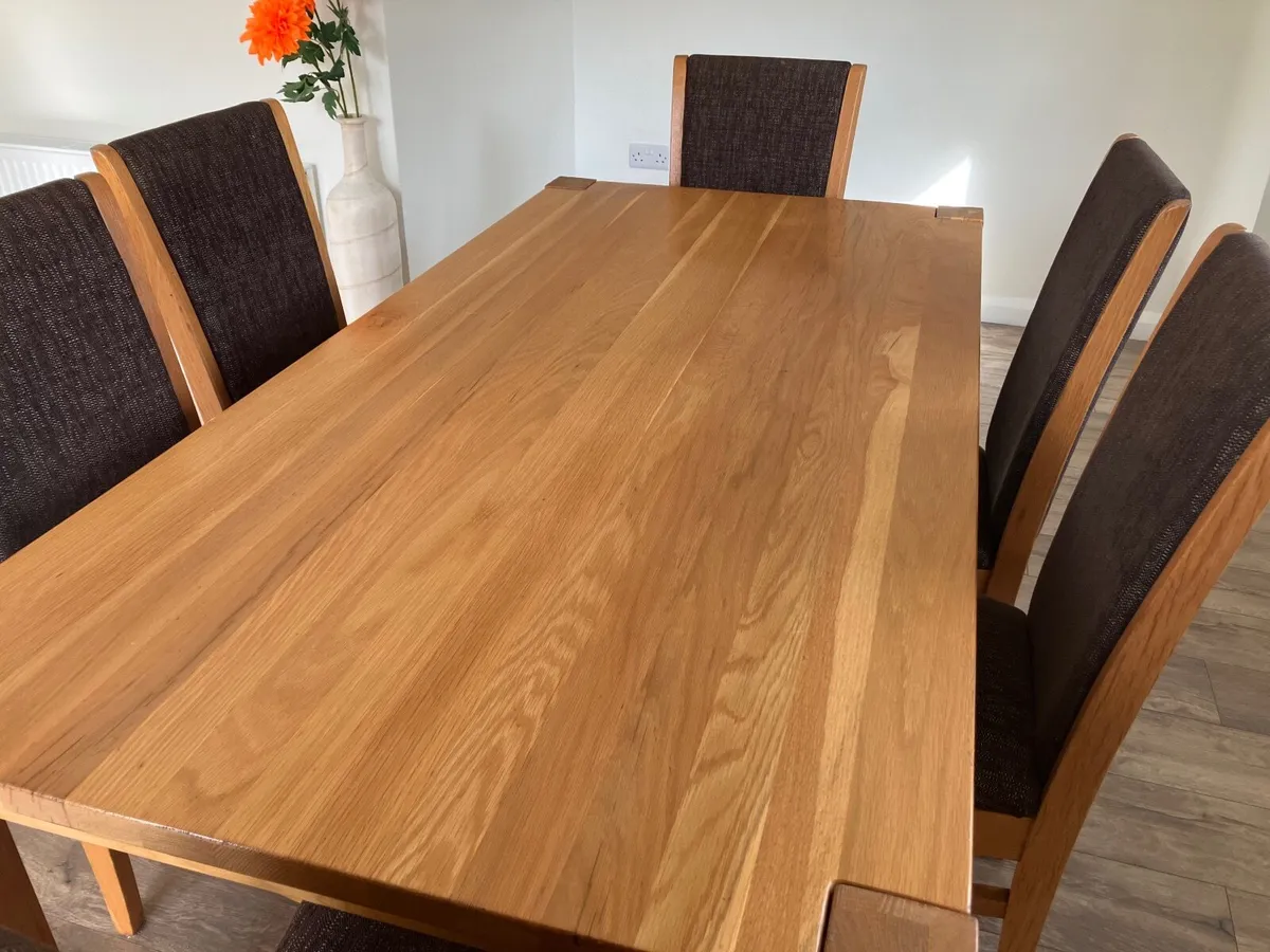 Dining table and chairs - Image 1