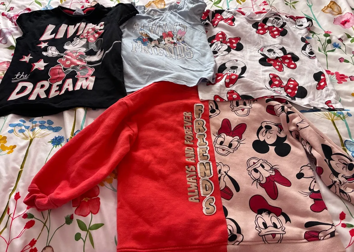 Girl clothes bundle 4-5 and 5-6 years - Image 3