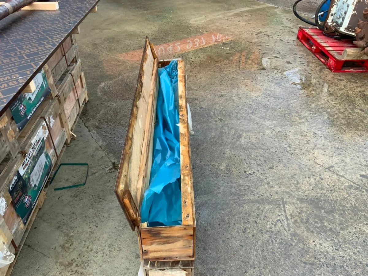 UNUSED CASE WX168 CYLINDER ROD.....84550118. - Image 4