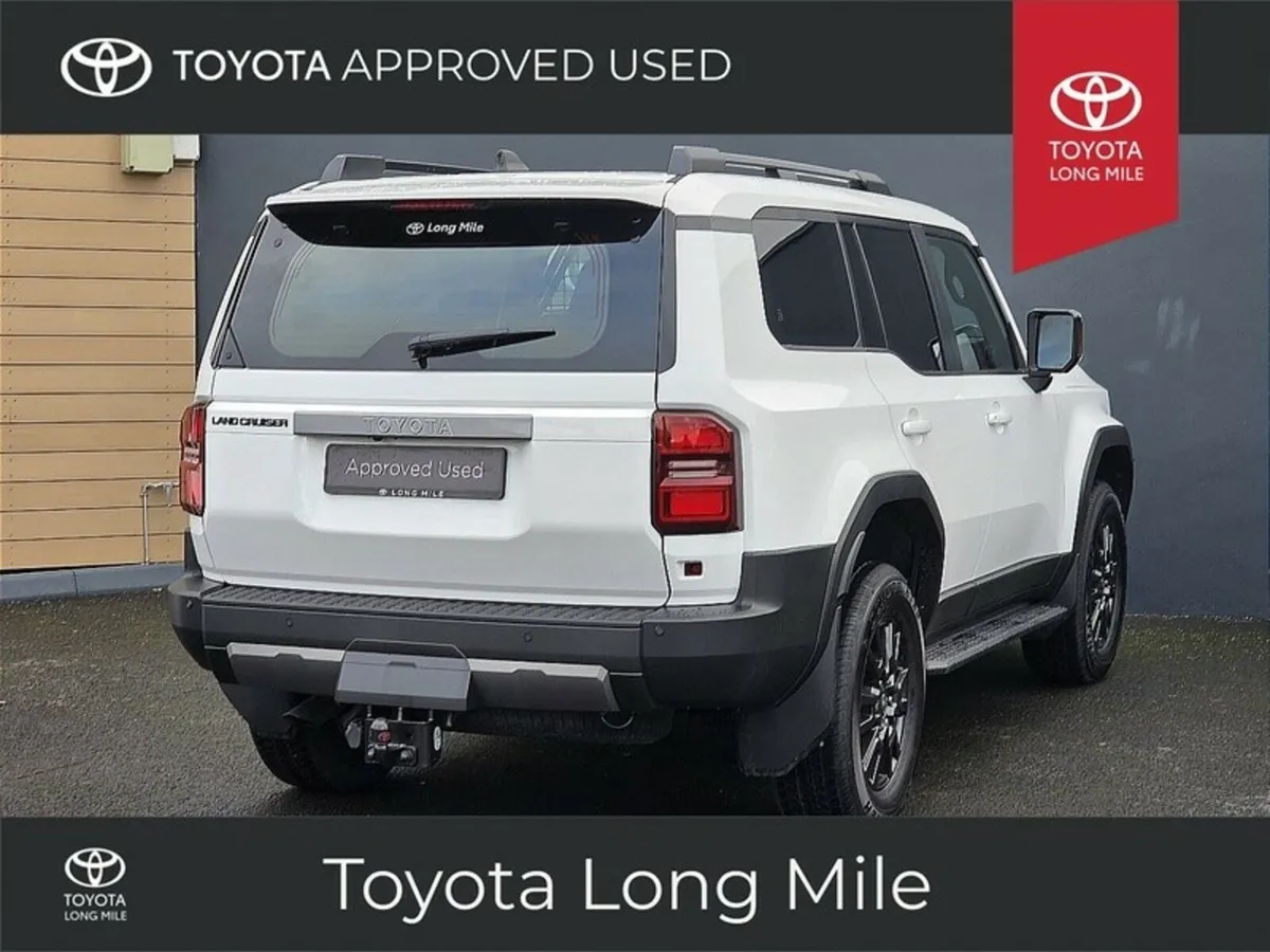 Toyota Land Cruiser 2.8 LWB Auto with VAT Invoice - Image 3