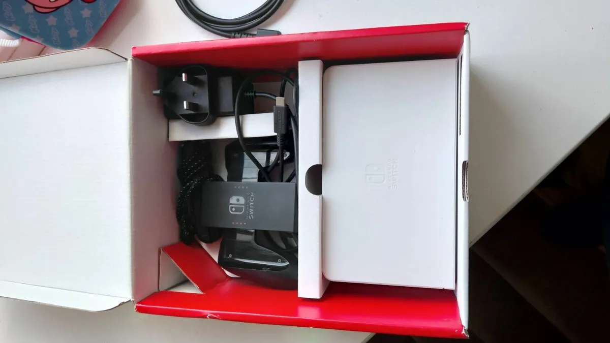 Nintendo Switch Oled - Image 3