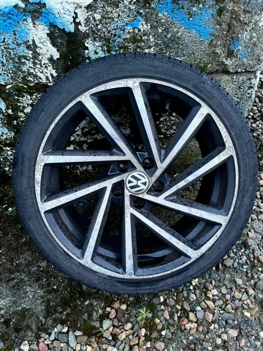 4 new tyres and alloys - Image 1