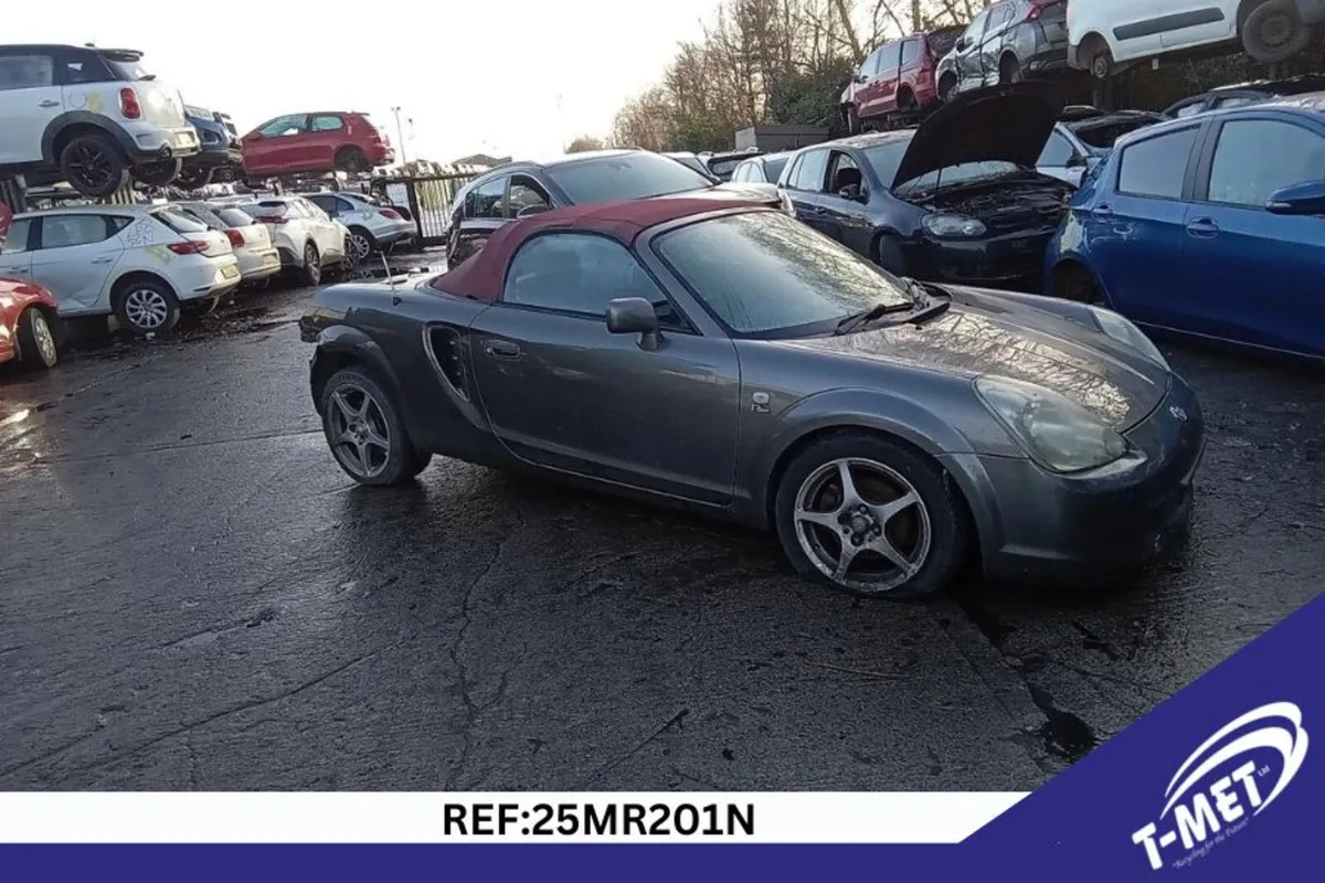 2005 TOYOTA MR2 BREAKING FOR PARTS - Image 3