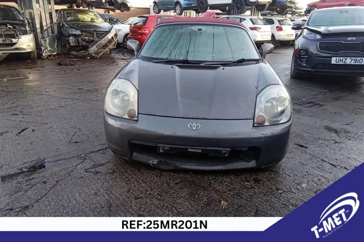 2005 TOYOTA MR2 BREAKING FOR PARTS - Image 2