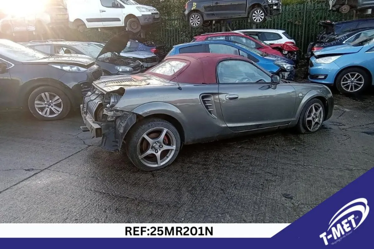 2005 TOYOTA MR2 BREAKING FOR PARTS - Image 4