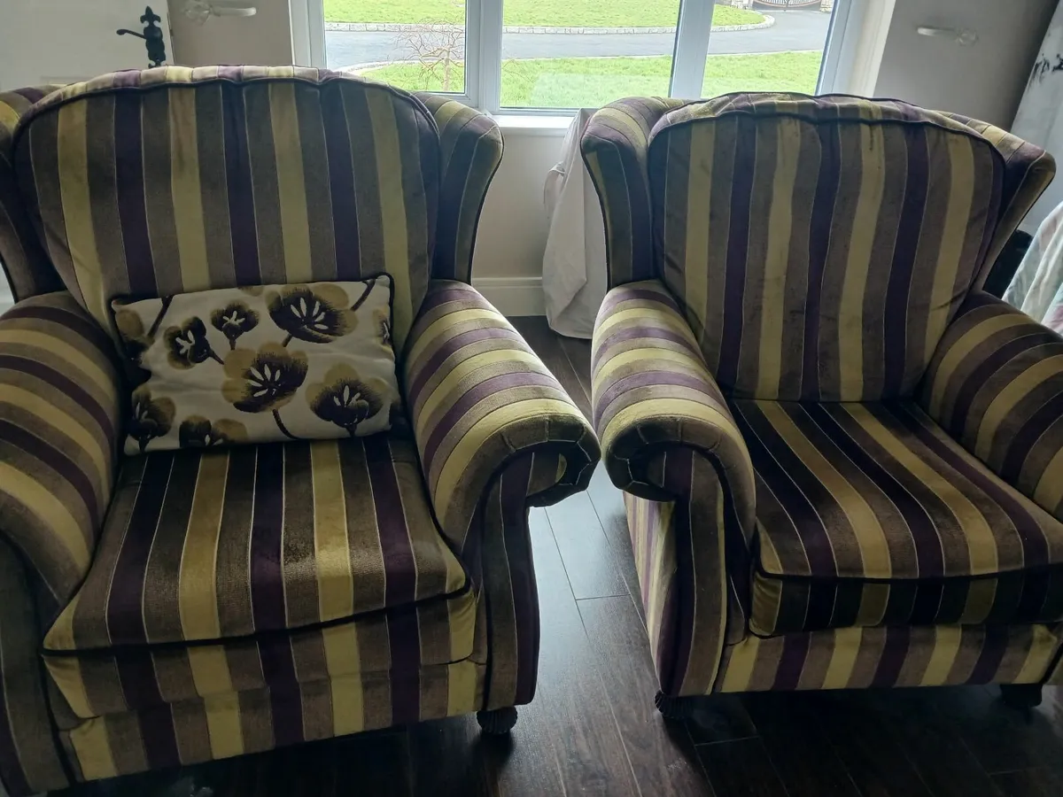 Suite of furniture - Image 2