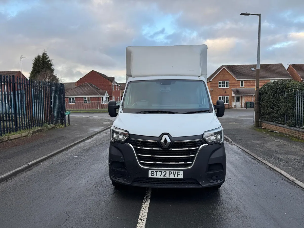 2023 Renault Master Luton Box Low Loader Van - Image 4