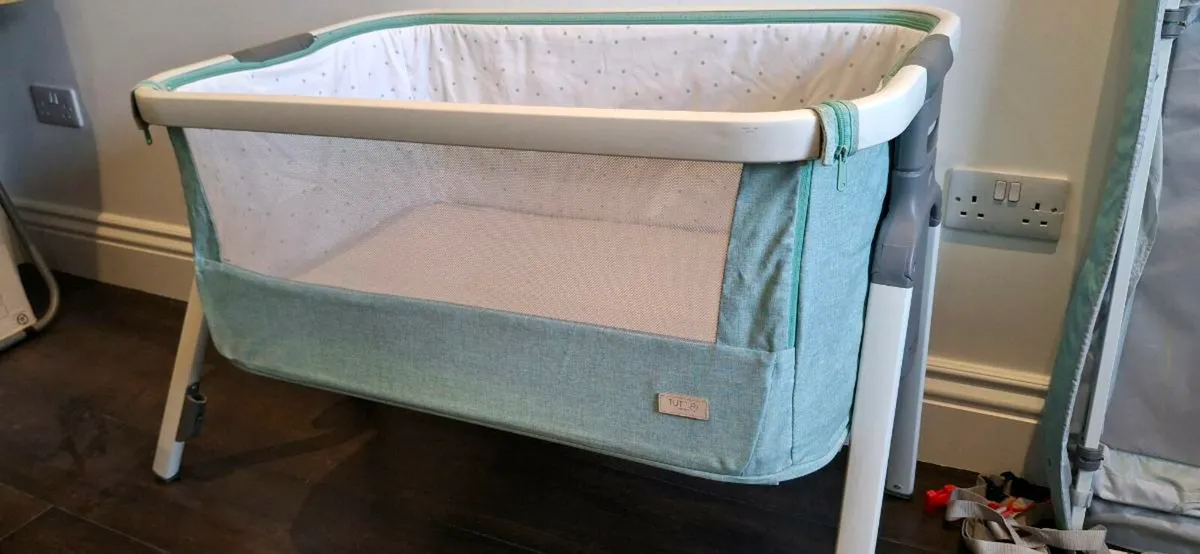 Tutti bambini cozee bedside crib