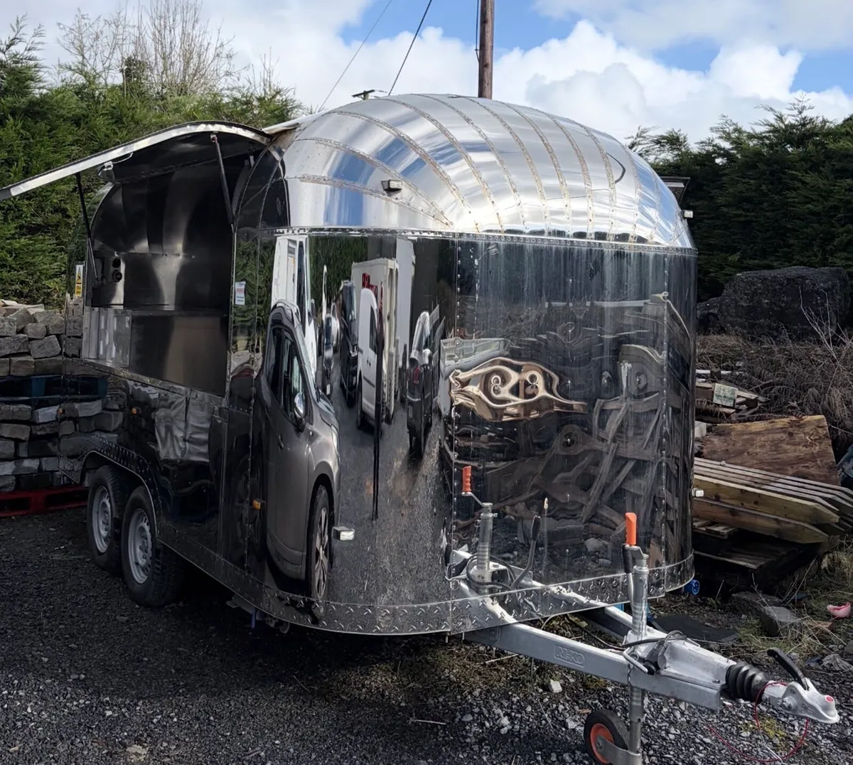4 meter Airstream pizza 🍕 Catering Trailer - Image 1
