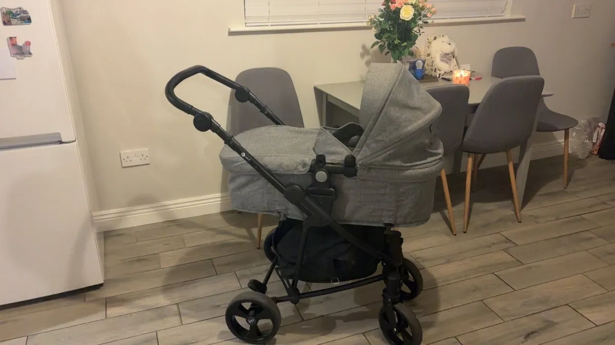 Baby Pram, Changing unit and Bath bundle - Image 1