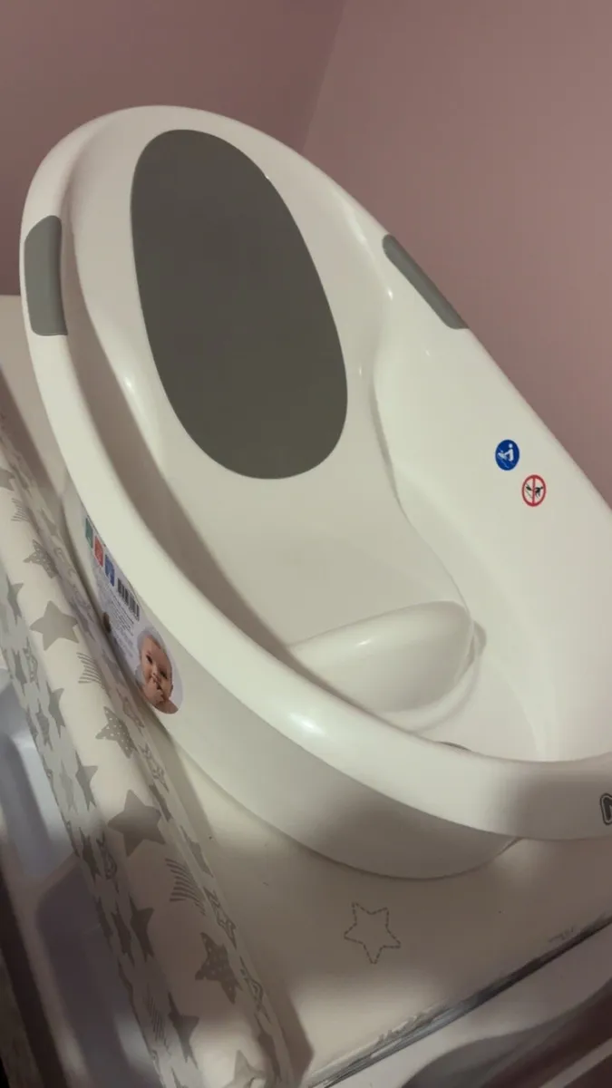 Baby Pram, Changing unit and Bath bundle - Image 4