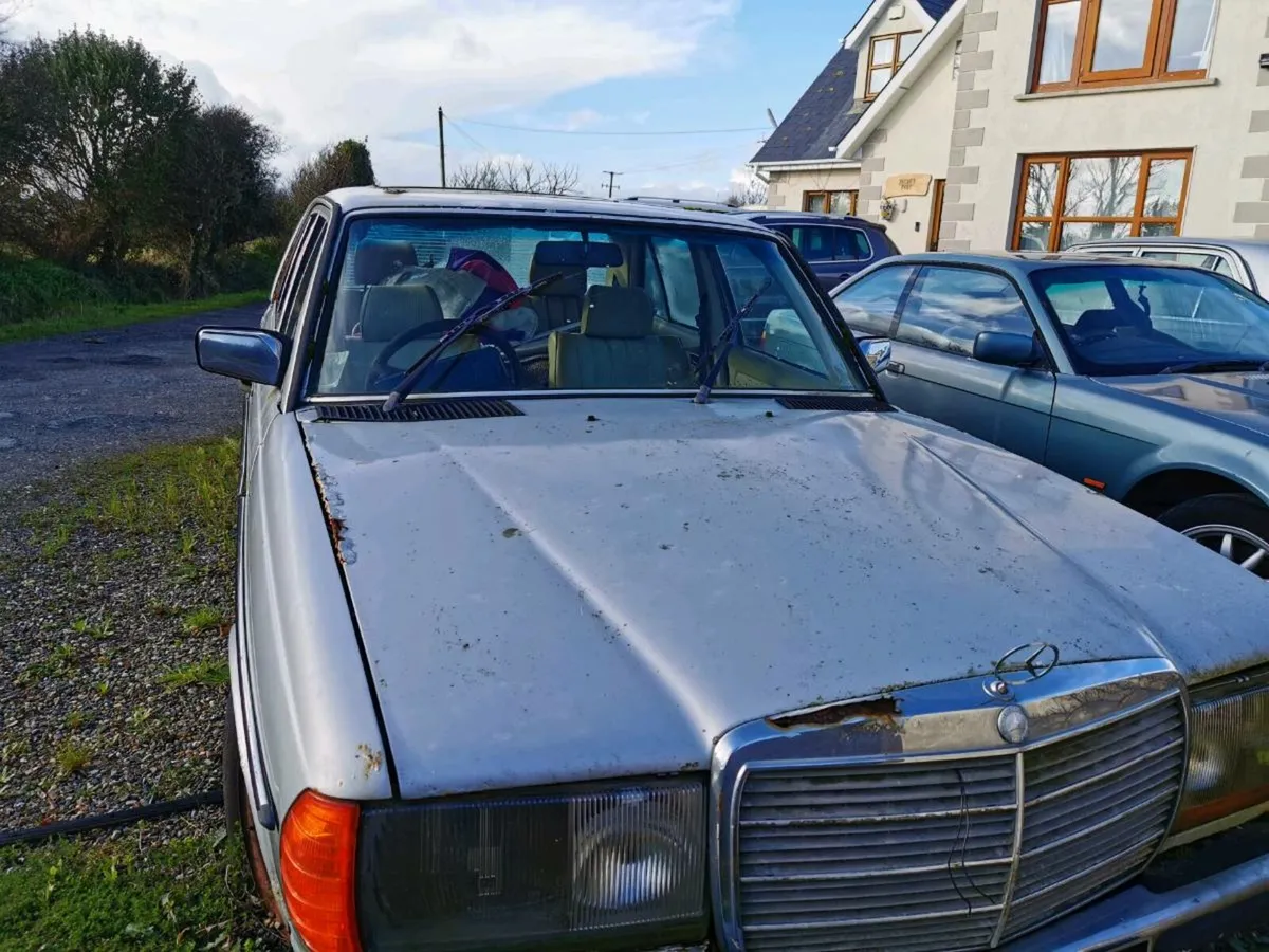 Mercedes 123 diesel - Image 3