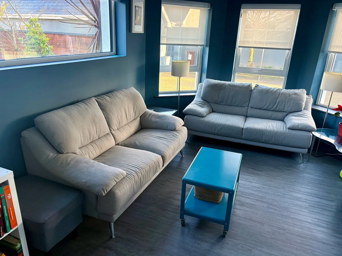 BARGAIN! 2 x 2 seater Italsofas - Image 1