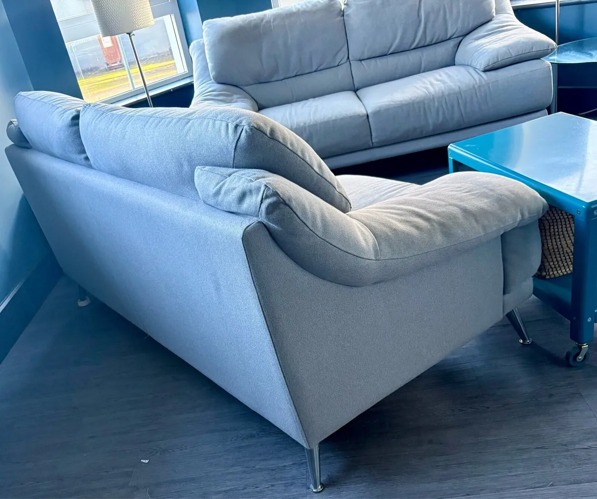 BARGAIN! 2 x 2 seater Italsofas - Image 4