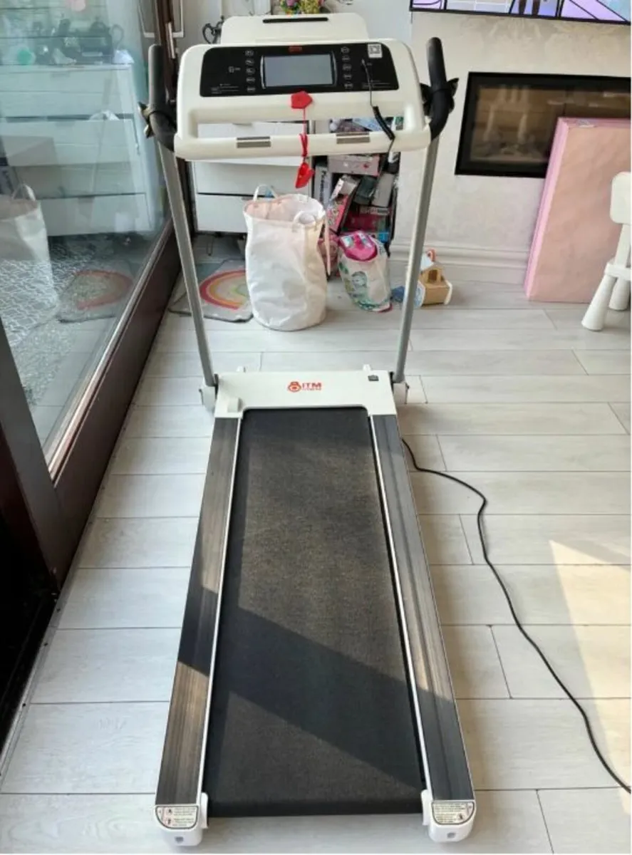 Treadmill - foldable - Image 4